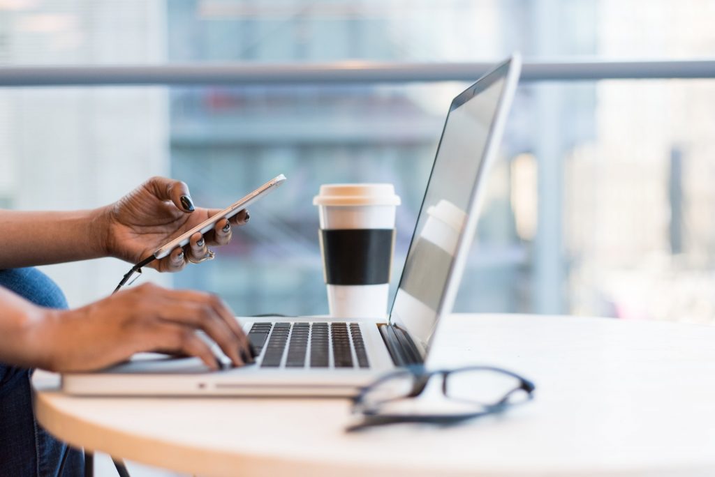 Par téléphone ou par ordinateur, mieux gérer vos tâches