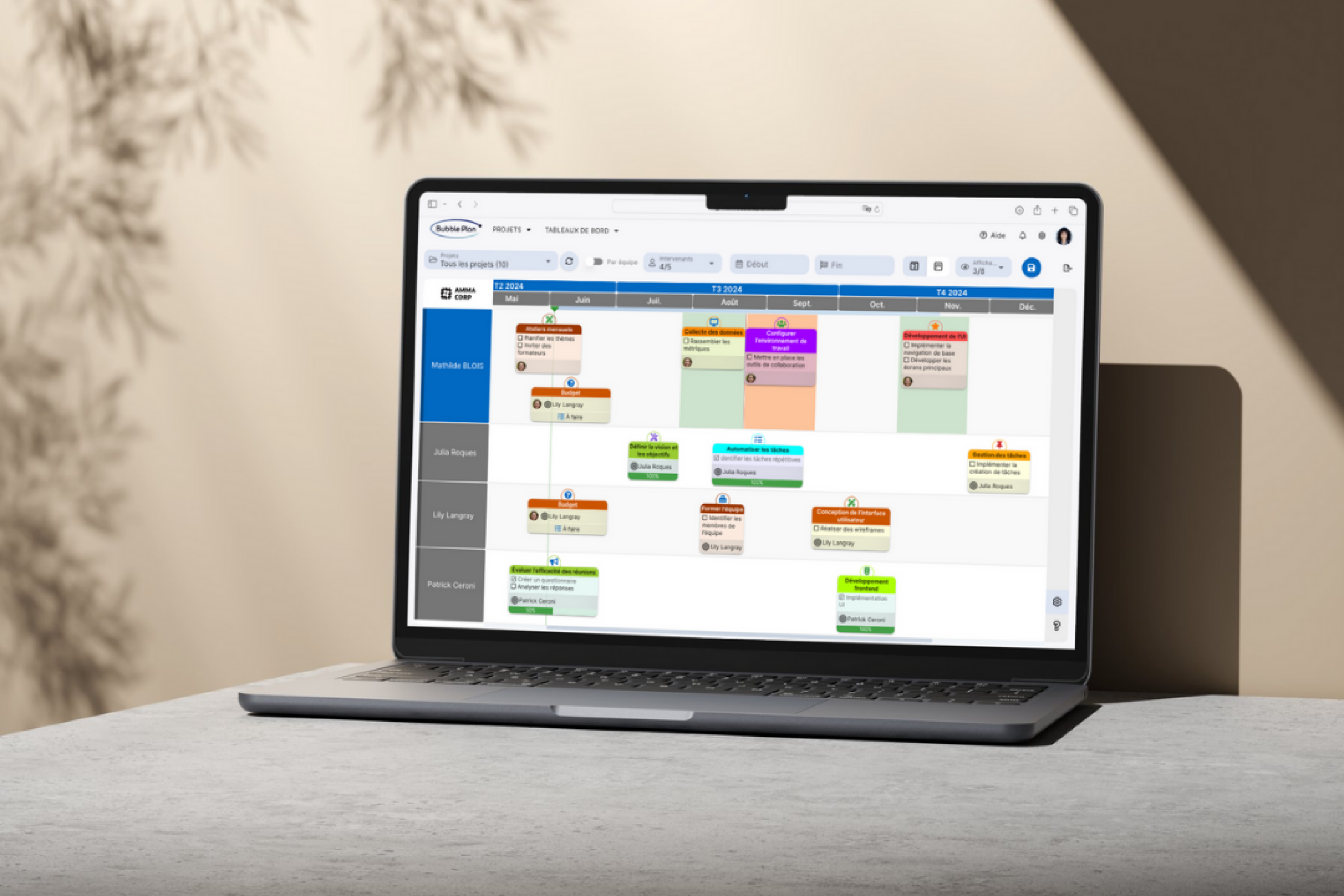 ordinateur affichant un exemple de planning de communication avec tous les filtres dans bubble plan